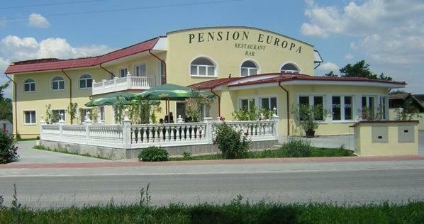 Penzion Europa Diakovce Exterior photo